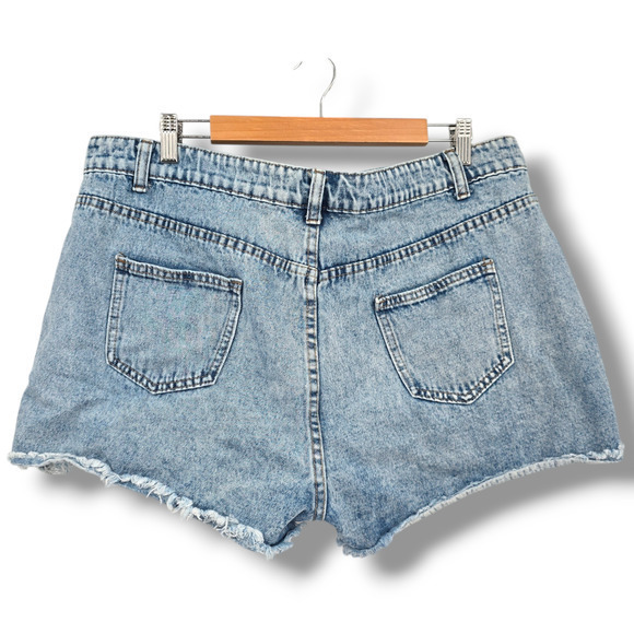 Shein Curve Women's Plus Distressed Asymmetrical Button Cut Off Jean Shorts 1X - Picture 2 of 10